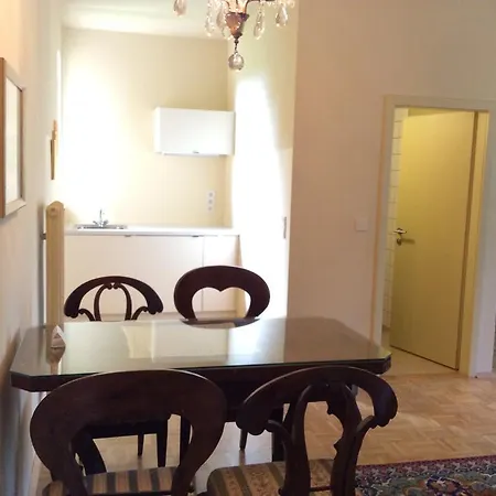 福克萨斯加尼公寓酒店 3*