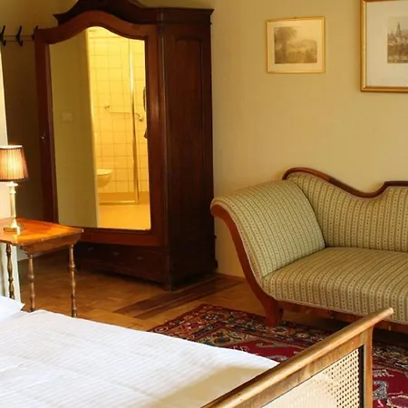 מלון Garni - Fuksas 3*